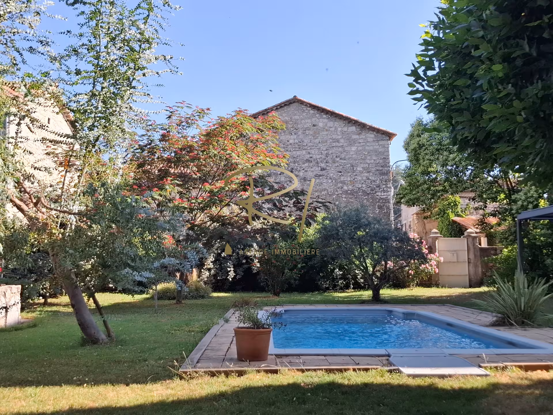 MAS EN PIERRE -SUD ARDECHE