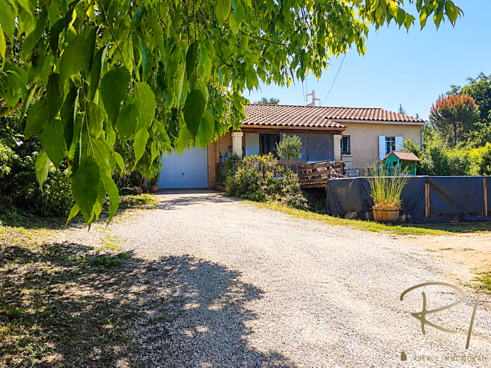 BARJAC   SINGLE-STOREY VILLA WITH VIEWS OF THE CEVENNES