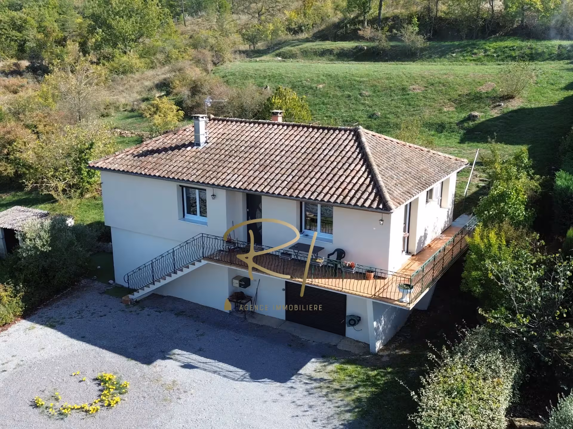 Villa rénovée avec appartement en RDC - LES VANS - SUD Ardèche