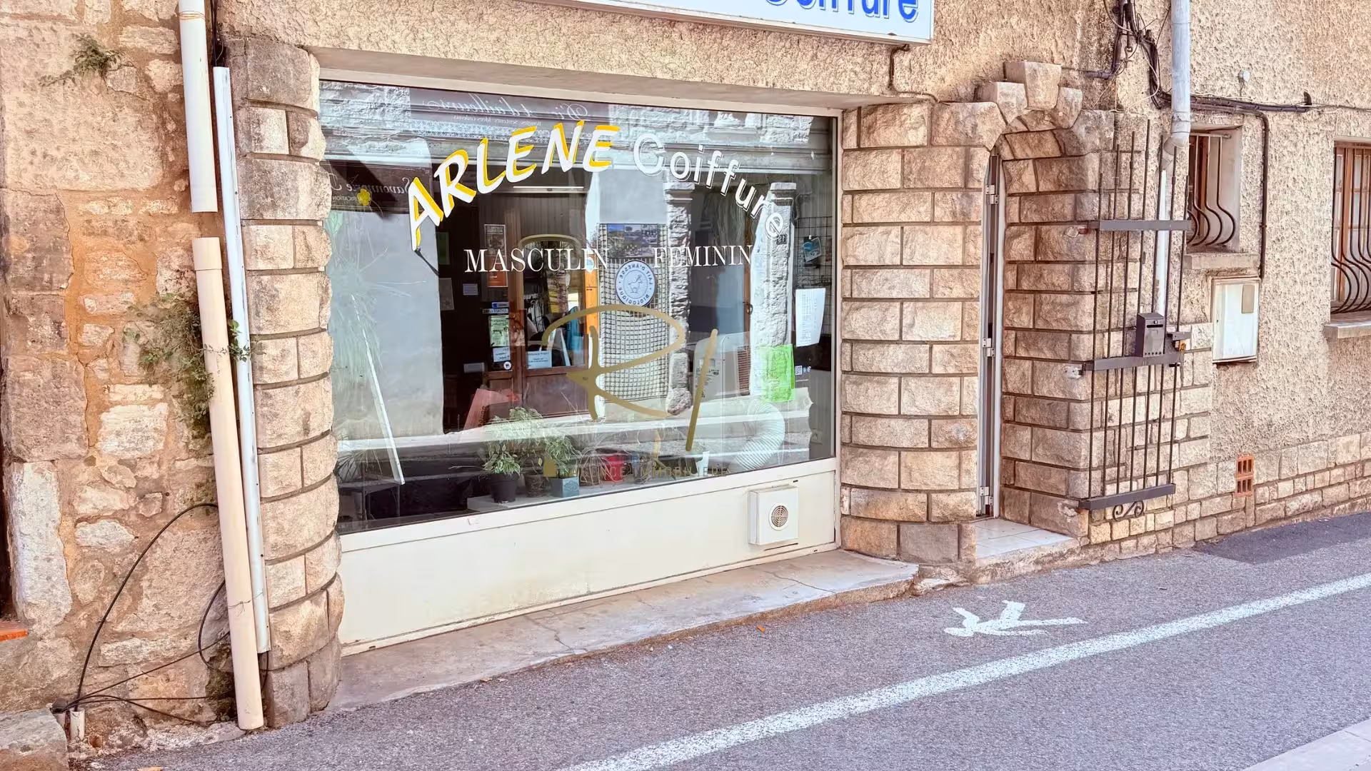 A VENDRE Murs et Droit au bail Barjac