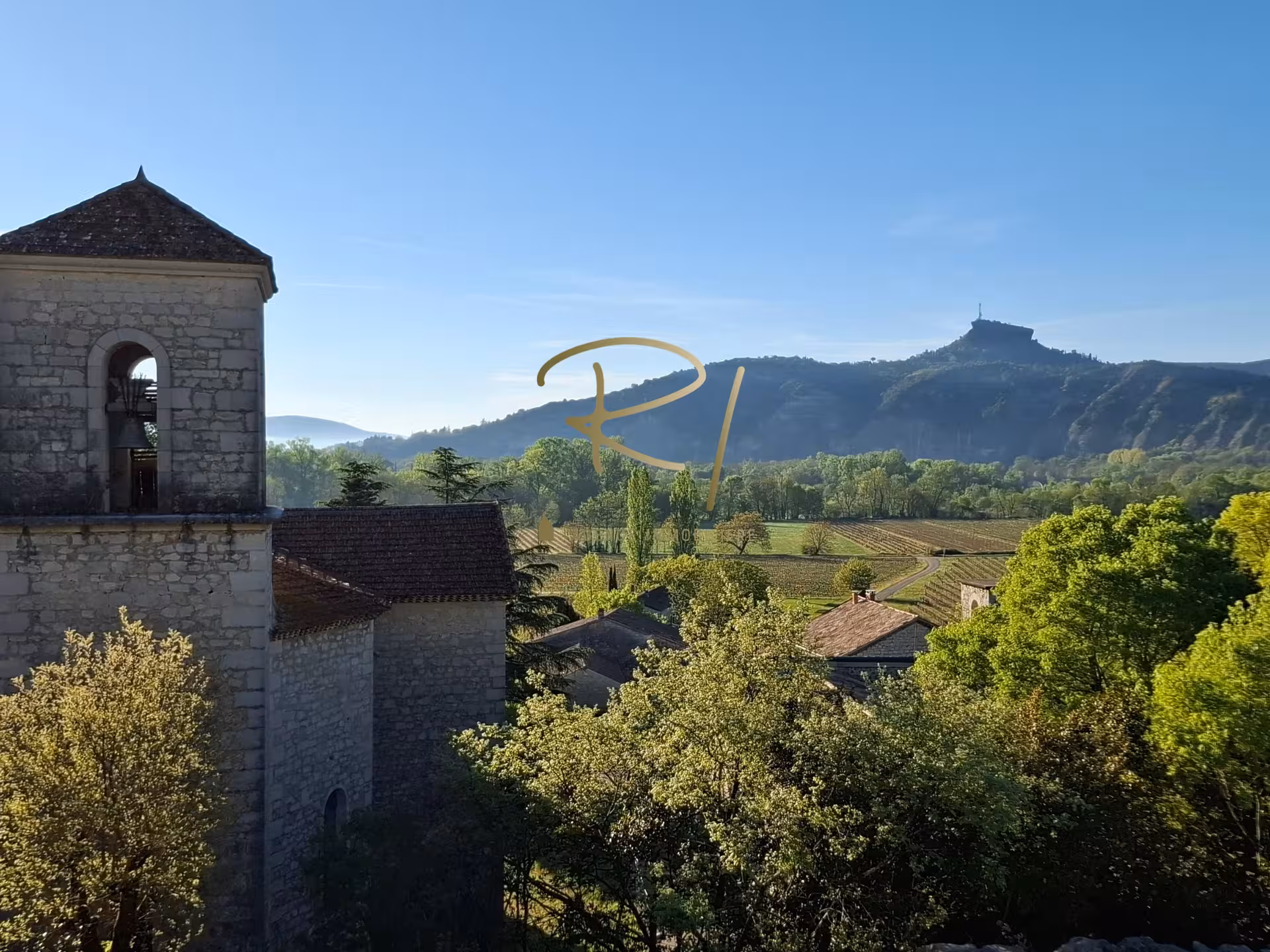 A VENDRE SUD ARDECHE - MAISON 4 CHAMBRES + PISCINE