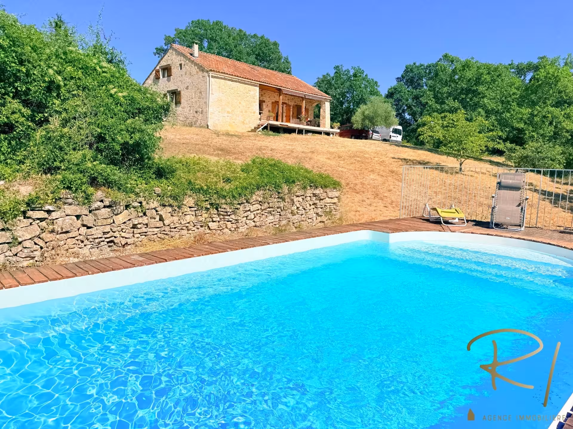 Propriété avec habitation, hangar et 2,7 ha d’un seul tenant Barjac Gard 30