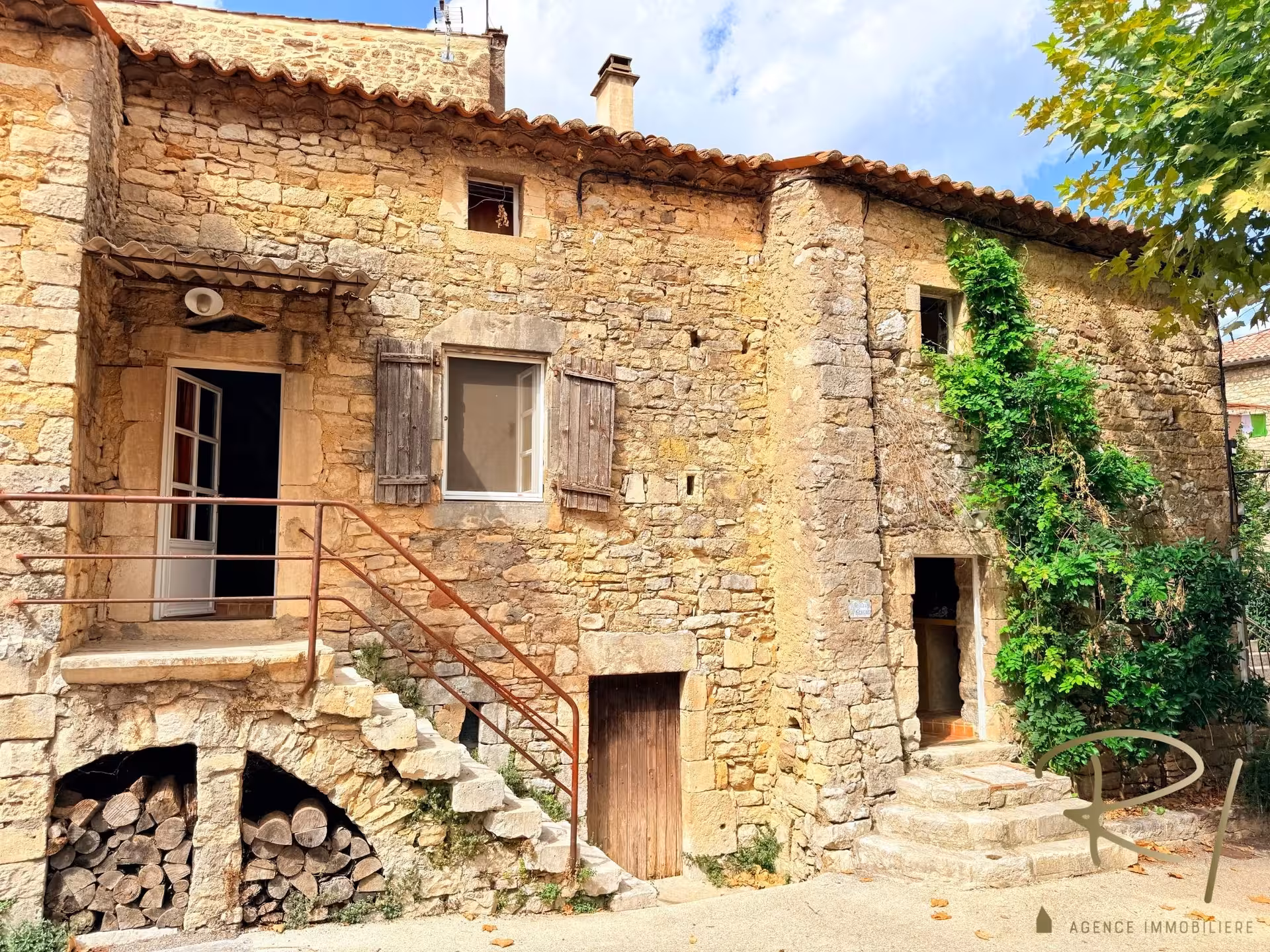 Spacieuse maison de village en pierre - Sud Ardèche