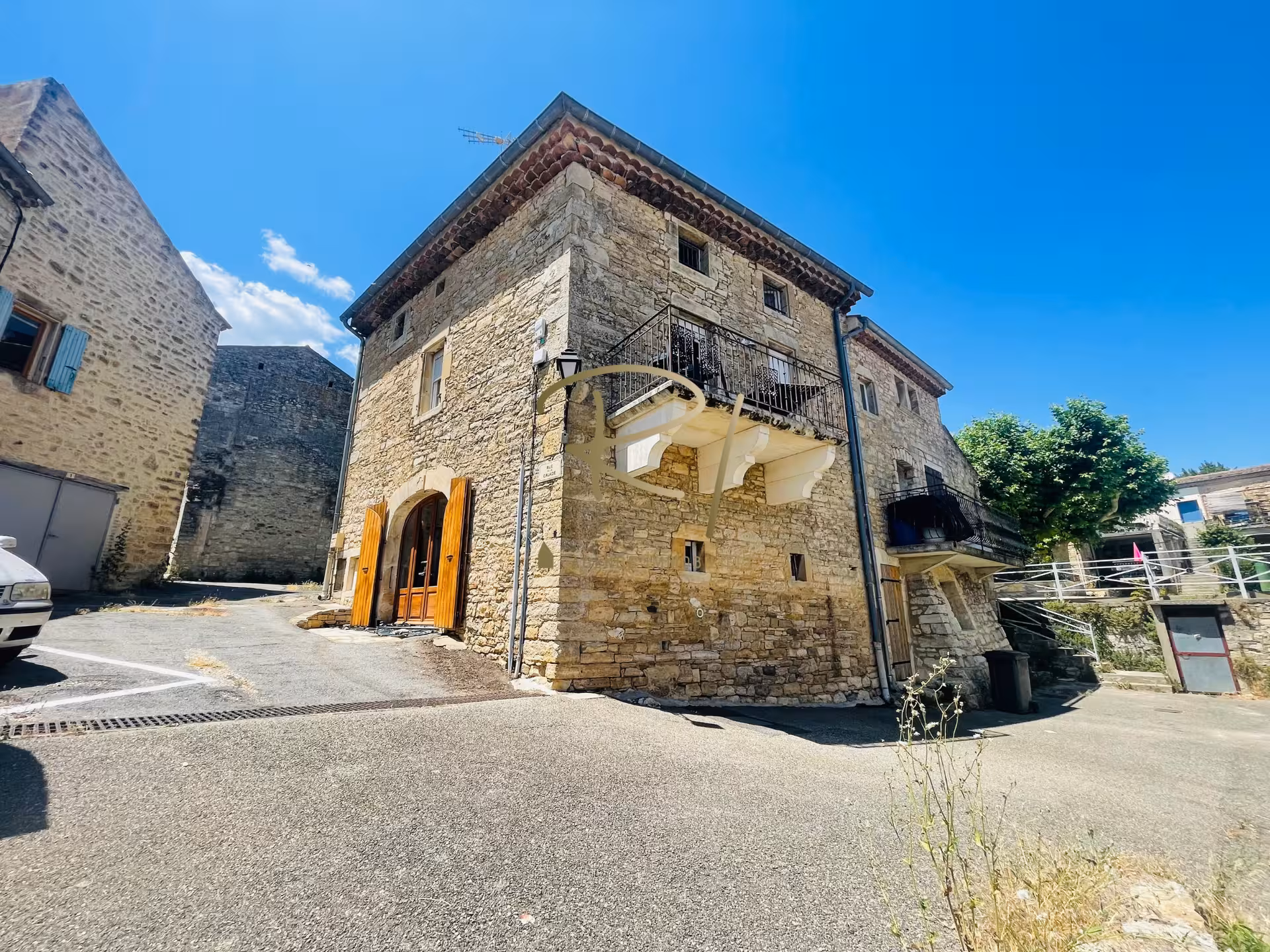 Maison de village avec appartement et studio - Ardèche