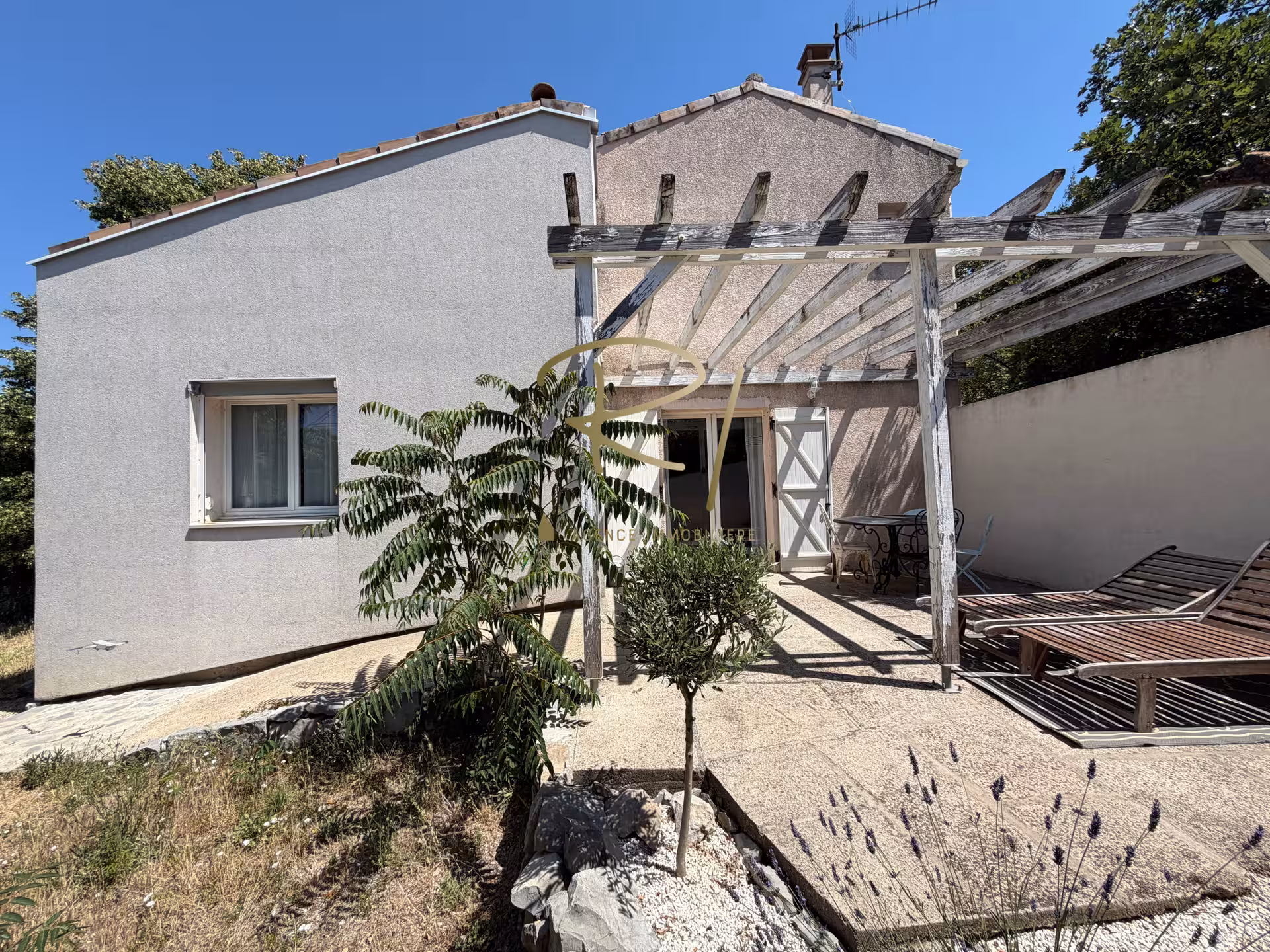 A VENDRE - SUD ARDECHE - LES VANS - MAISON 112 M2-