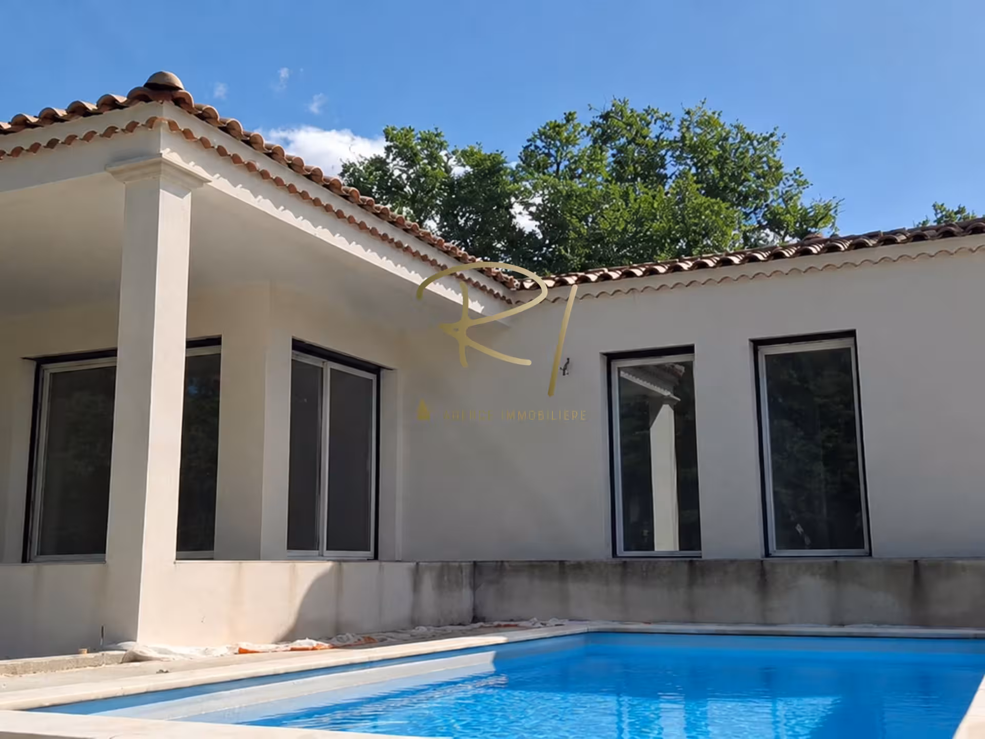 A VENDRE Villa familiale avec Gîte Sud Ardèche